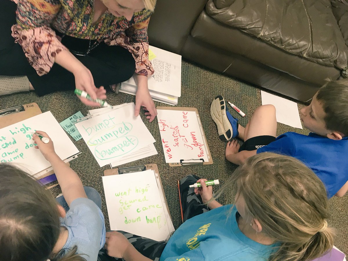 LivefromroomC5's tweet photo. We are so thankful for @JennaBrosette for coming to our classroom &amp; working with strategy groups during our writers workshop today! Writers learned to revise with ‘revision strips’ &amp; editing for sight words &amp; more! Thank you @JennaBrosette #WeAreHES #WeAreGCISD @GCISDHumanities https://t.co/GyZp5I1jDN