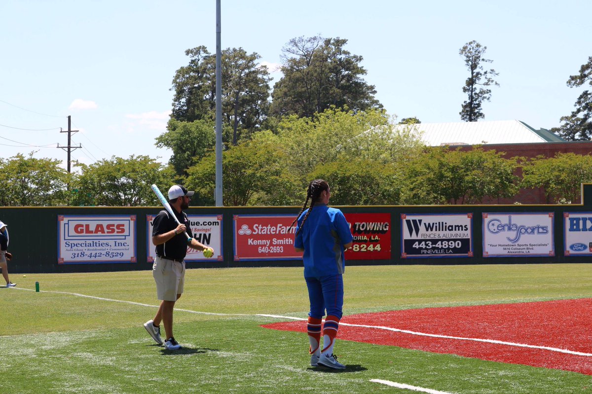CoachBBuchanan's tweet photo. Not many jobs you get to be a kid, mentor young people, and feel like you've aged into an old person because of it. When you invest everything you have in something it's exhausting, but you reap the profit of passion with success doing what you love to do! https://t.co/KPoRAAuWDW