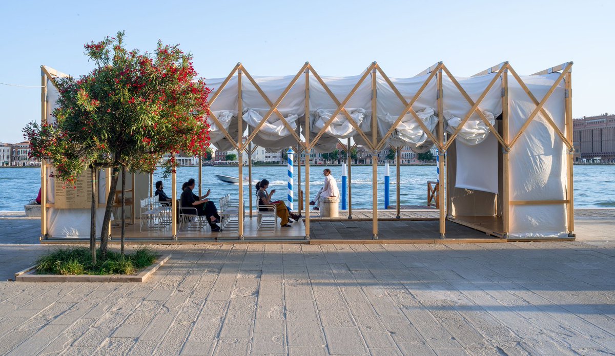 Catalogo_ARQ's tweet photo. #PopInPopOut, #PopUp: Un #cine callejero plegable para #Venecia (#Italia)
Proyecto: #OmriRevesz
https://t.co/LxOAJQ62H9 https://t.co/3APSKORosT