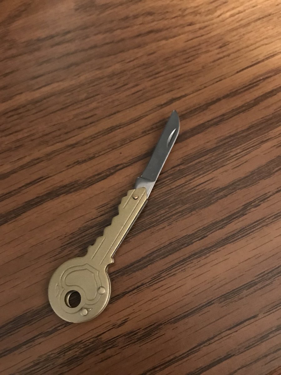 corkat25's tweet photo. @FUCKYOUBAKER Key knife https://t.co/0yULp3KkPJ