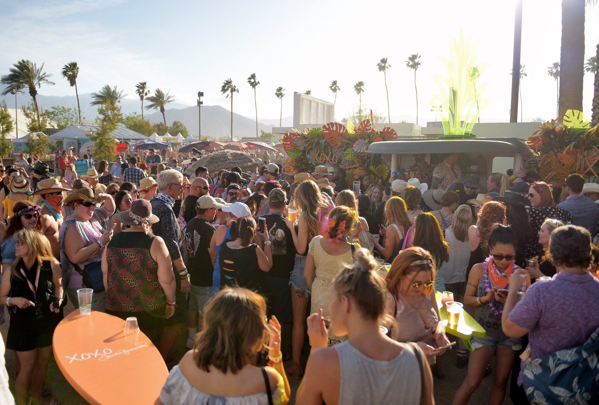 trishayearwood's tweet photo. I loved every minute of seeing all of you this weekend! Cheers to a great @Stagecoach and thanks for having a drink with me xoxo #AlohaTrisha https://t.co/QGzkpiv79v