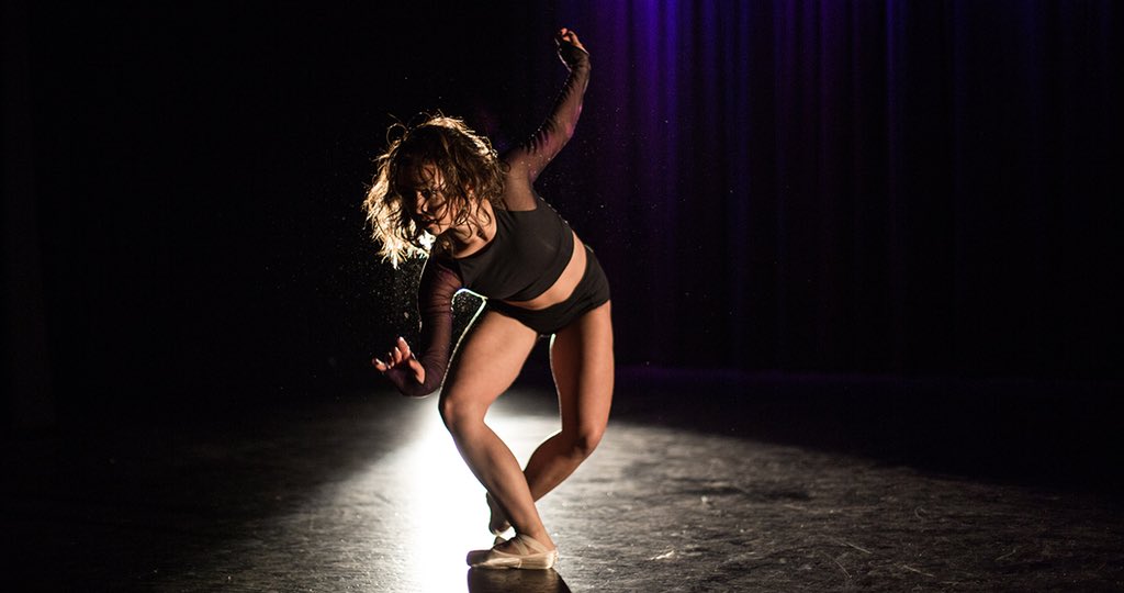 Most of us experience #stagefright or #performanceanxiety at some point in our lives. Get some simple tips on dealing with this common issue over on the blog now: energetiksblog.com.au/blog/2018/4/10… #danceforlife #dance