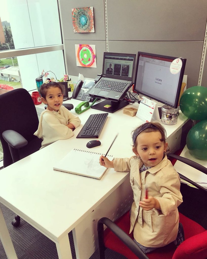 pipejaramillo's tweet photo. ¡Día de trabajo en la oficina de papá!
#ShifterKids #OracleShifterKids
#LucianaJaramillo #SimonaJaramillo
.
#OracleEmp #OracleDigital #ProudToBeOracle #LifeAtOracle #ExploreOracle #BeTheShifter #YourTomorrowToday
@Oracle - @OracleLatam - @ExploreOracle - @OracleCOL https://t.co/q7mHsPs0vY