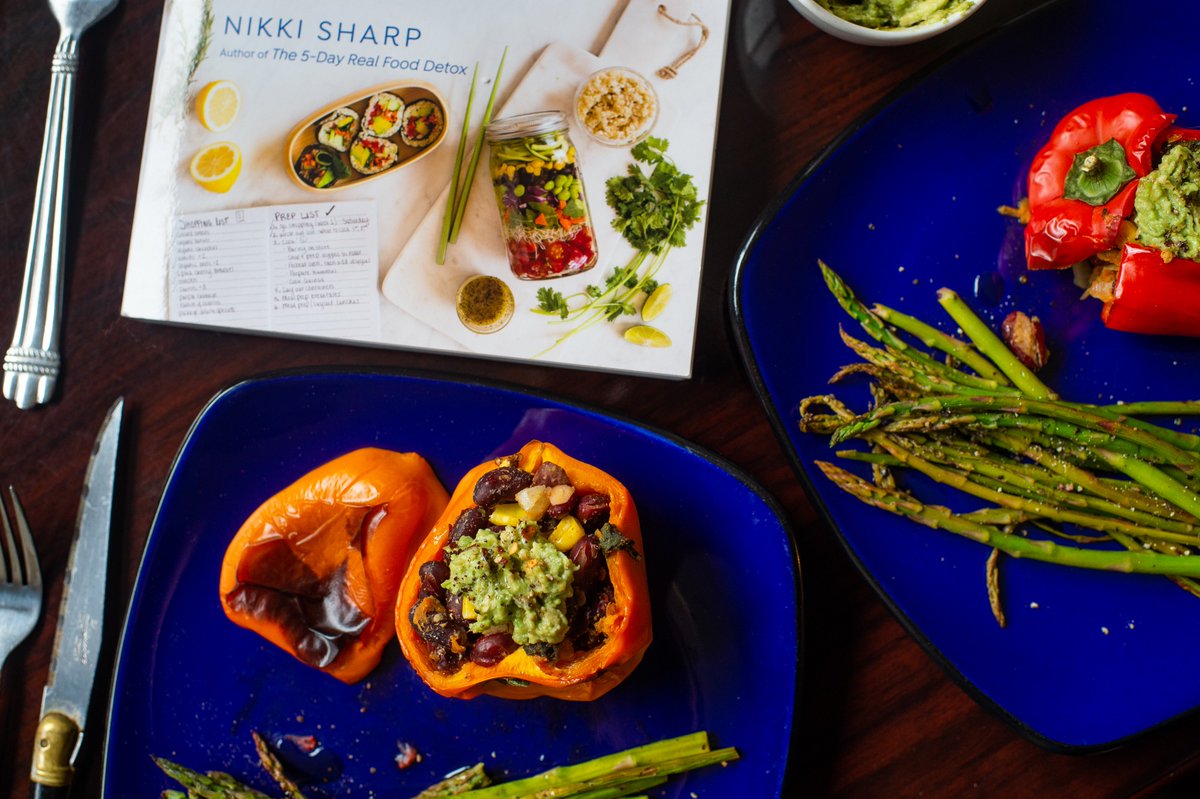 JennNauss's tweet photo. @NikkiRSharp these recipes couldn't be tastier or easier. Looking forward to making more! #masteringmealprep https://t.co/vrzqLb2W95