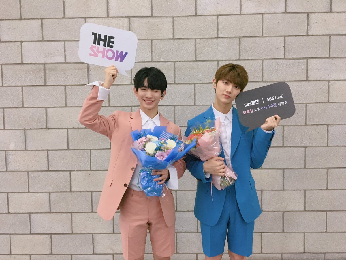 theshow_offcl's tweet photo. 안방 1열에서 더쇼 꽃놀이 볼 사람 이리 붙어라~ 미모에 봄이 온 울 웅이랑 섭이가 노래하면 을메나~ 좋게요~ jㅁj 너무 좋아 광광 우럭다 #형섭x의웅 #좋을텐데 #더쇼 #THESHOW @yhent_korea https://t.co/sE0IqBxTLy