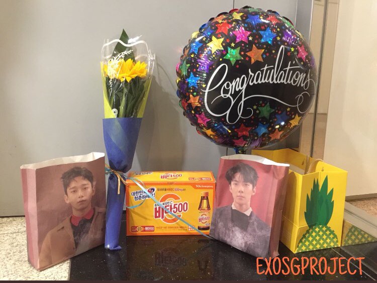 exosgproject's tweet photo. We have sent gifts to thank the Coffeesmith’s Singapore staffs for their hardwork for ‘Cosmic Journey With Us’ ; EXO 6th Anniversary. https://t.co/2h7RCGhLCb
