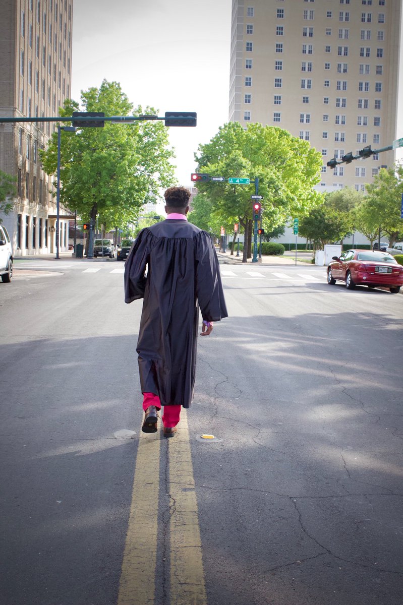 MissJaezy's tweet photo. #Classof2018  #CollegeBound https://t.co/3bRFIakwOu