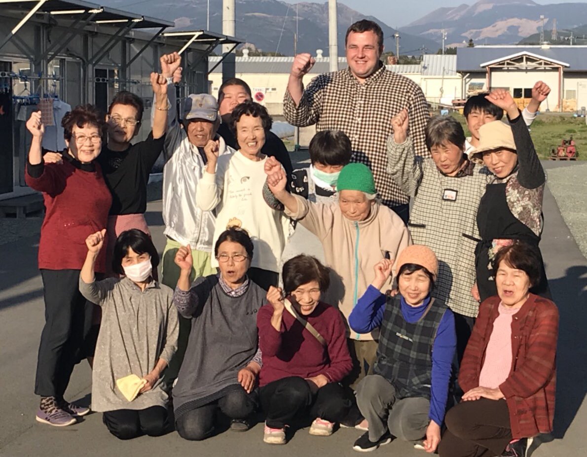 把瑠都ロス の かた しんぱい しないで ください。

マネージャー から ロス の つかいかた を おしえてもらいました。

きょう ほうそう の BS-TBS ろせんバス の たび に でますので みてください。

くまもと の みなさん から げんき を もらいました。

みんな で ガンバルト ポーズ。

#ロス