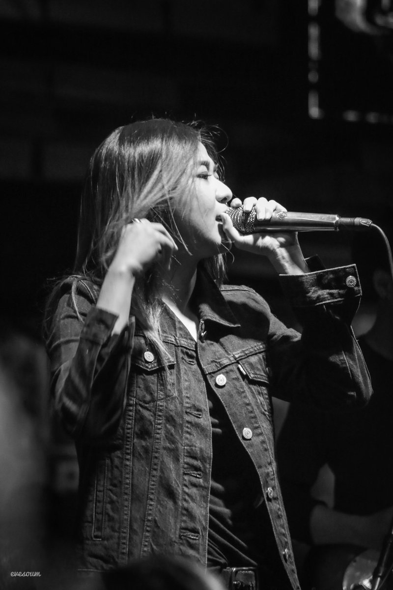 evesoum's tweet photo. ⚫⚪ #Leenam https://t.co/hsTaMpXlGj