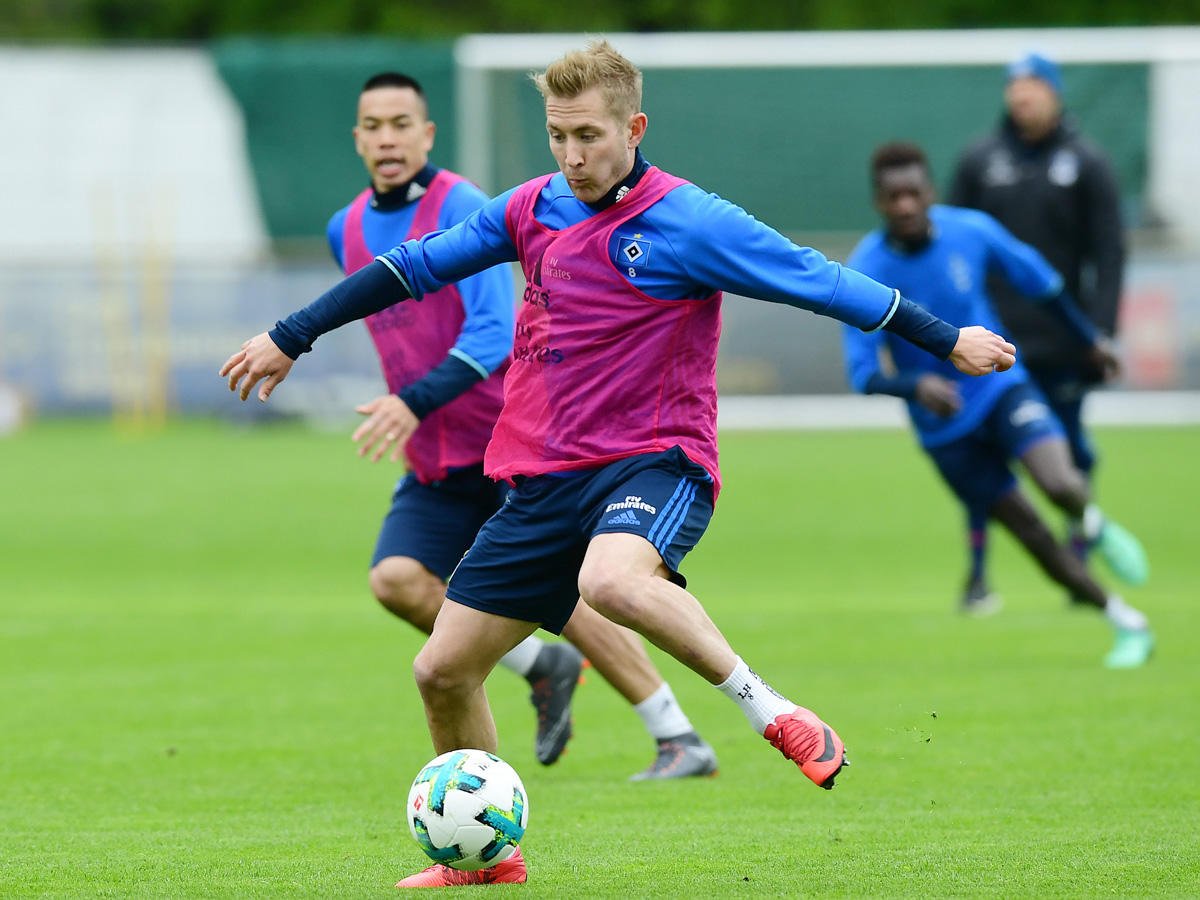 Von wegen Feiertag: Für unsere Jungs stehen heute gleich zwei Trainingseinheiten auf dem Plan. 📋 Wir starten um 10 Uhr am Volkspark. #nurderHSV