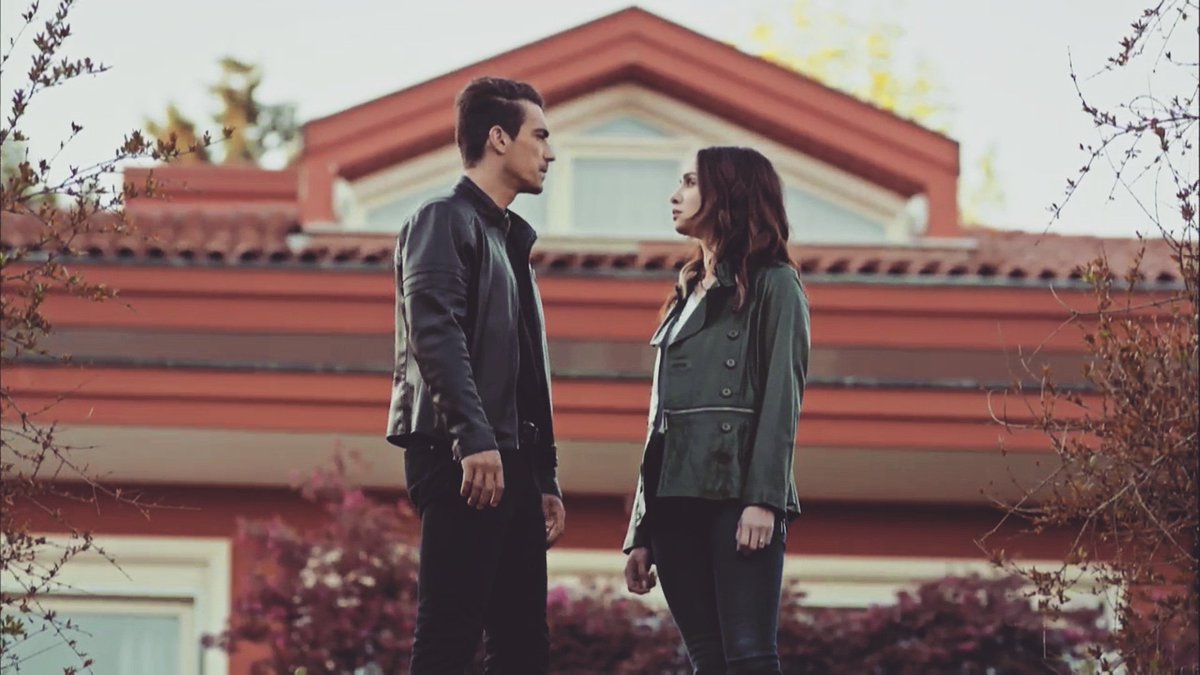 "You can say that you don't love me... But your eyes tell me that it's not true... You love me... I know that..." ❤

#SiyahBeyazAşk #AsFer #BirceAkalay #İbrahimÇelikkol #AslıAslan #FerhatAslan #BöyleBitemez #AsFerBitmez