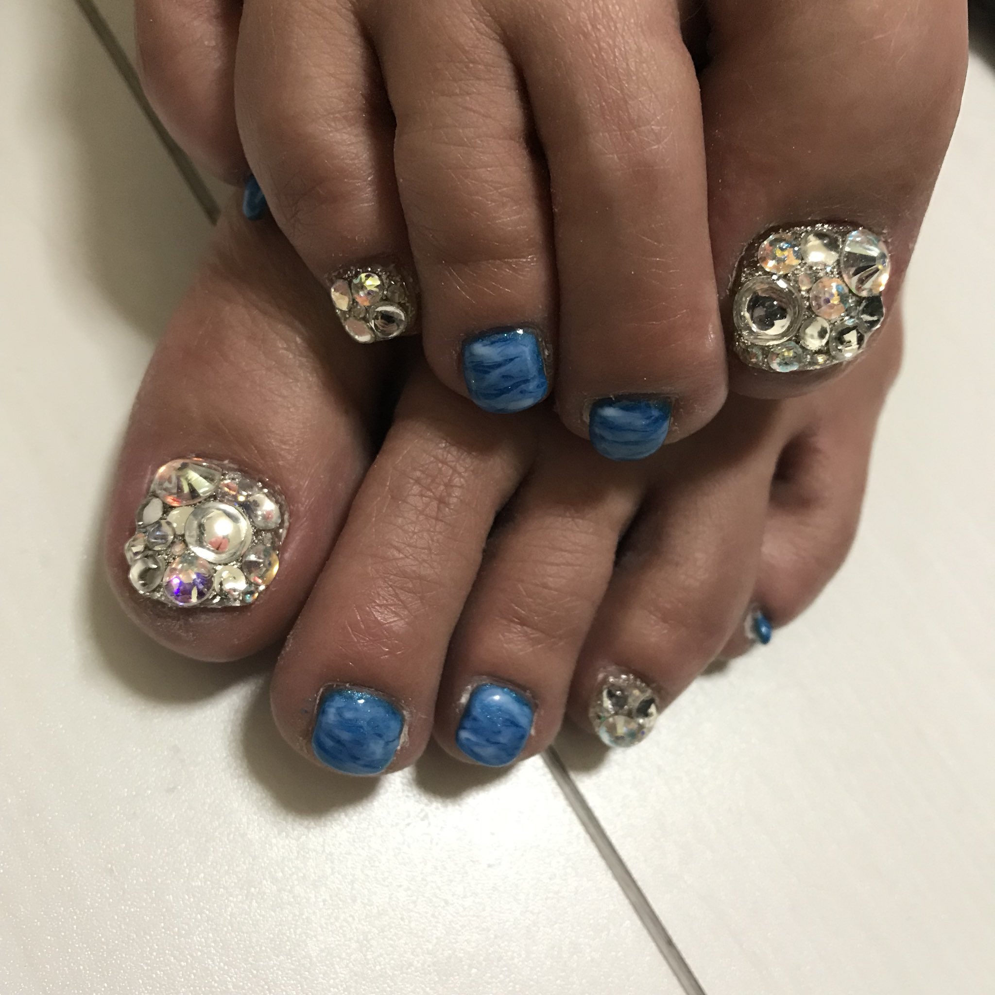 R Nail フットネイル ジェルネイル キラキラ ストーン埋め尽くし 青 ブルー シルバー マーブル セルフネイル T Co 2r874wqpb7 Twitter