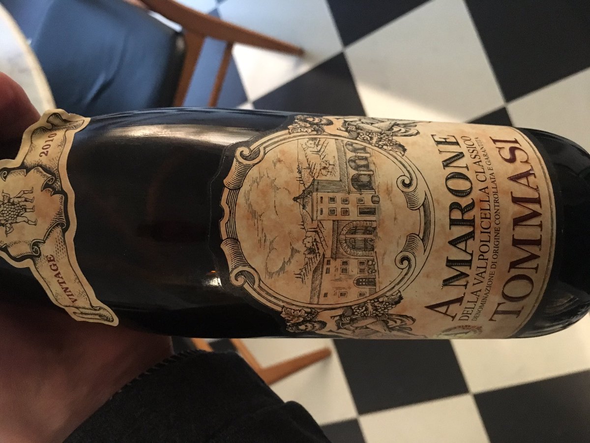 EriBeg's tweet photo. När frågan kom om banintervaller, så tänkte jag mig inte +6 grader, regn och snålblåst. Har dock under gårdagskvällen grundat med en magisk amarone från 2010, så @LouiseWiker kan känna sig trygg med farthållningen. https://t.co/lrIjstazXl