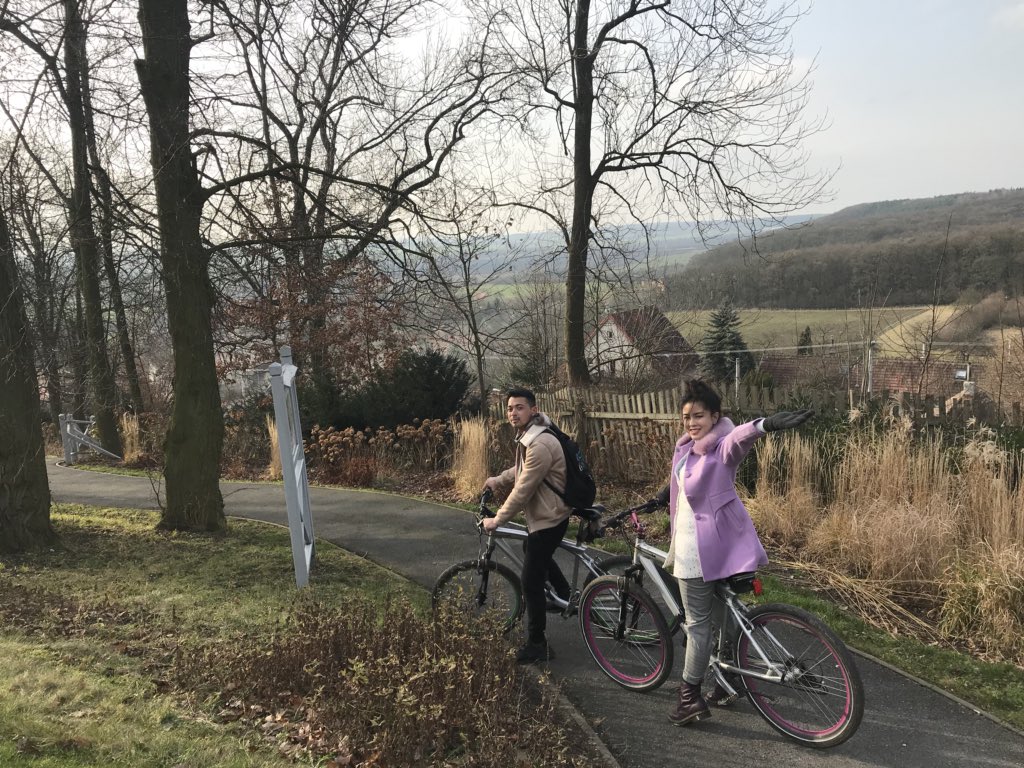 Johnvalle20's tweet photo. Happy Birthday, @delavinkisses 💯🎀💖 https://t.co/UtlXSF4tMW