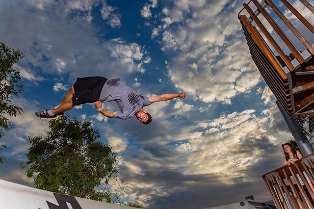 digiDirect_AU's tweet photo. Honourable Mention from Tenzin Wangchuck in our @nikonaustralia Action Photo Contest! "Free Runner"
#sports #action #freerunning #parkour #australia #photography #nikon #nikonaustralia #digidirect #jump #sky #flip #aerial #backflip https://t.co/LKyZSJBTQO https://t.co/Xo66QM0DYf
