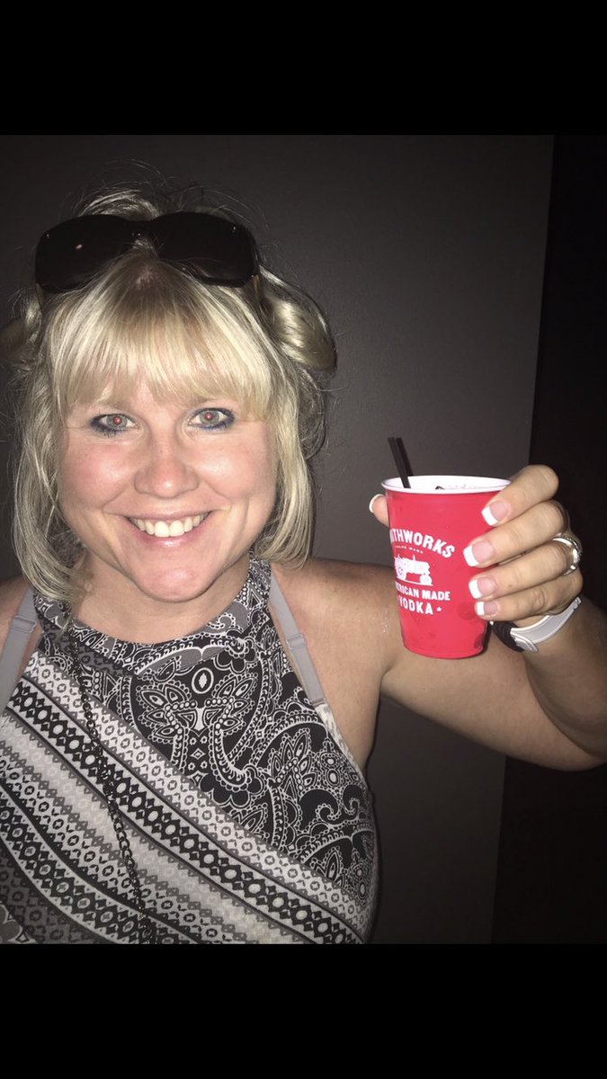 ta5674's tweet photo. @SmithworksVodka This is #MySmithworksFam. Her name is Tracy 😇 #CMAFest #Nashville https://t.co/iGKS3uzudt