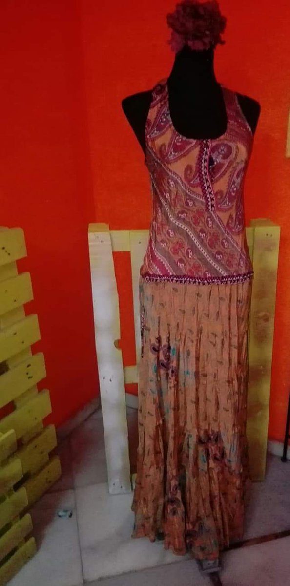 Vestidos de seda india,ideales para el camino del Rocio.