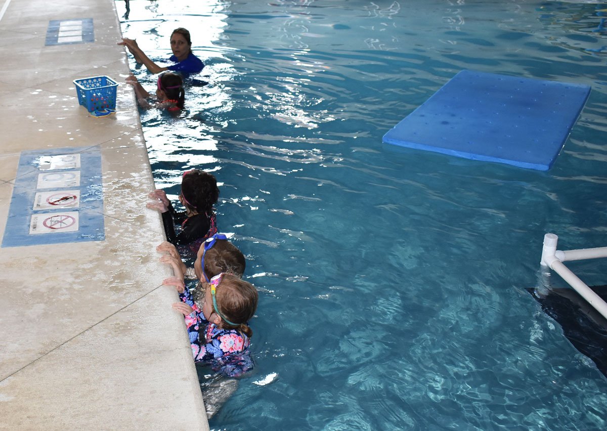 SplashSwimWell's tweet photo. (2018 Spring 2 Swim Session) Preschool Level 3/School Age Level 2 with Owner Kimberly! Great work, kids! 😀👍 (3 of 3) #SplashMequon #SwimLessons #WaterSafety #SurvivalSkills https://t.co/c16XAQg4Xv