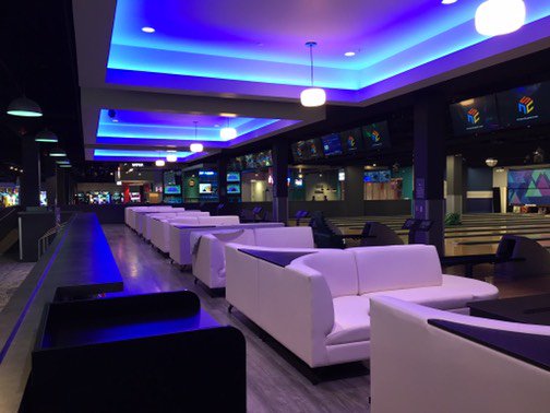 Twitter पर 公式 ラウンドワン アメリカ21号店の施設紹介は今回が最終回 ボウリングフロアとカラオケのパーティルームはこんな感じ 雰囲気が日本とは全然違いますね わたしも行ってみたいな Round1 ラウンドワン Greatlakesmall