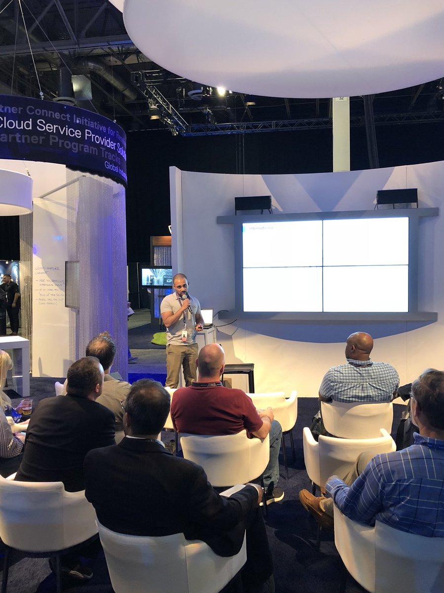 p_tarradas's tweet image. Alex is a good teacher @RG_System #DellTechnologiesWorld