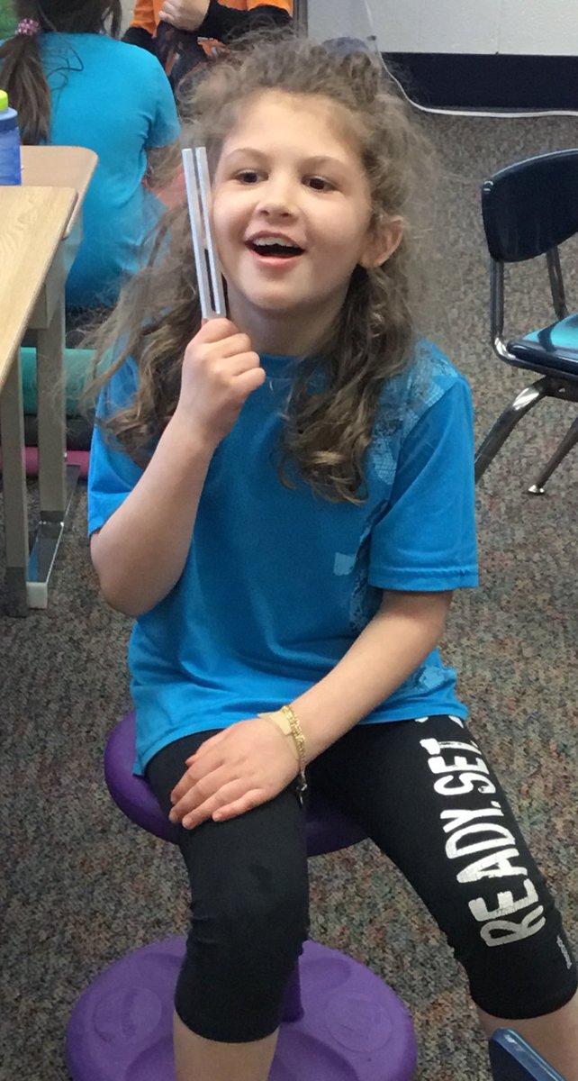 ChipGrover's tweet photo. Mrs. Grover’s first graders learned about how sounds and vibrations are related using tuning forks with water and metal pie plates!  #ncecsd #northinnovates @NorthCreekElem https://t.co/sPnM8f8rl4