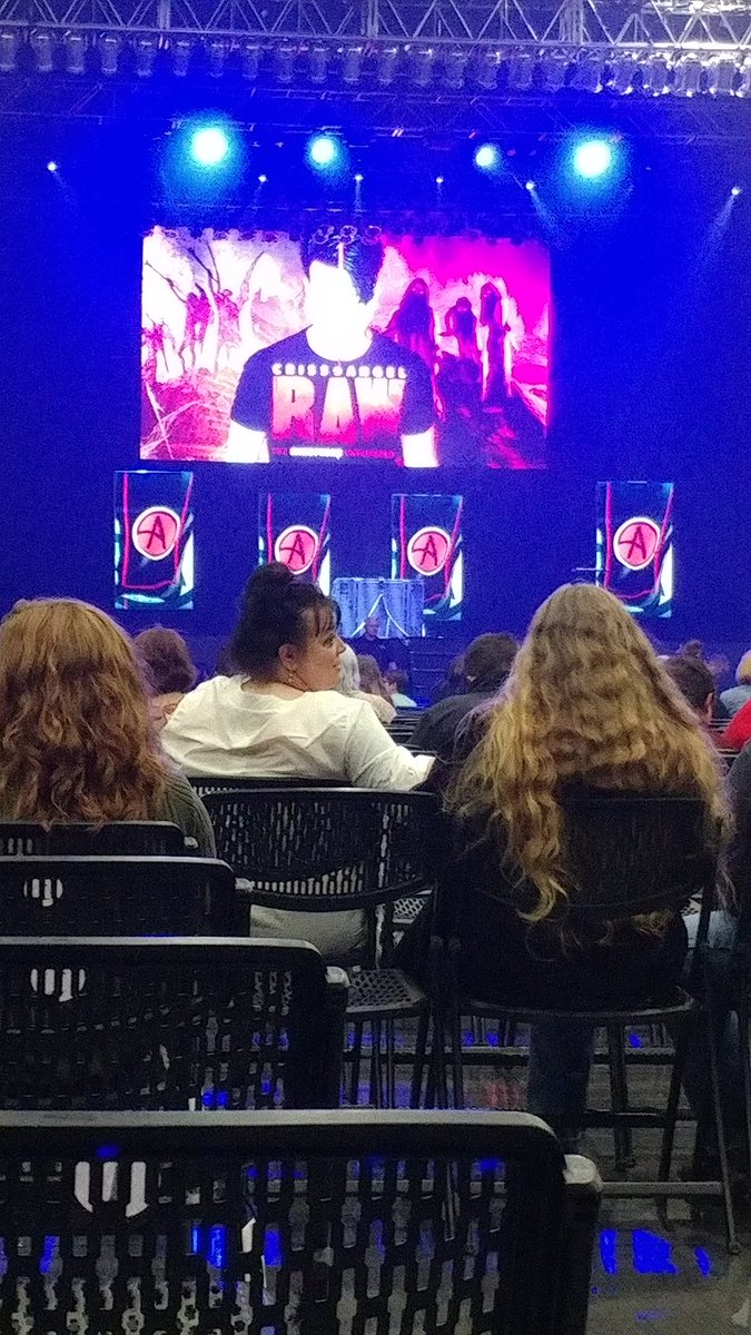 RJazzy2's tweet photo. Finally got to see @CrissAngel live tonight! Great show, next time I see him I plan to go out to Vegas for his show! #CrissAngelLive #sandseventcenter #BethlehemPA https://t.co/6EaOxXMTyq