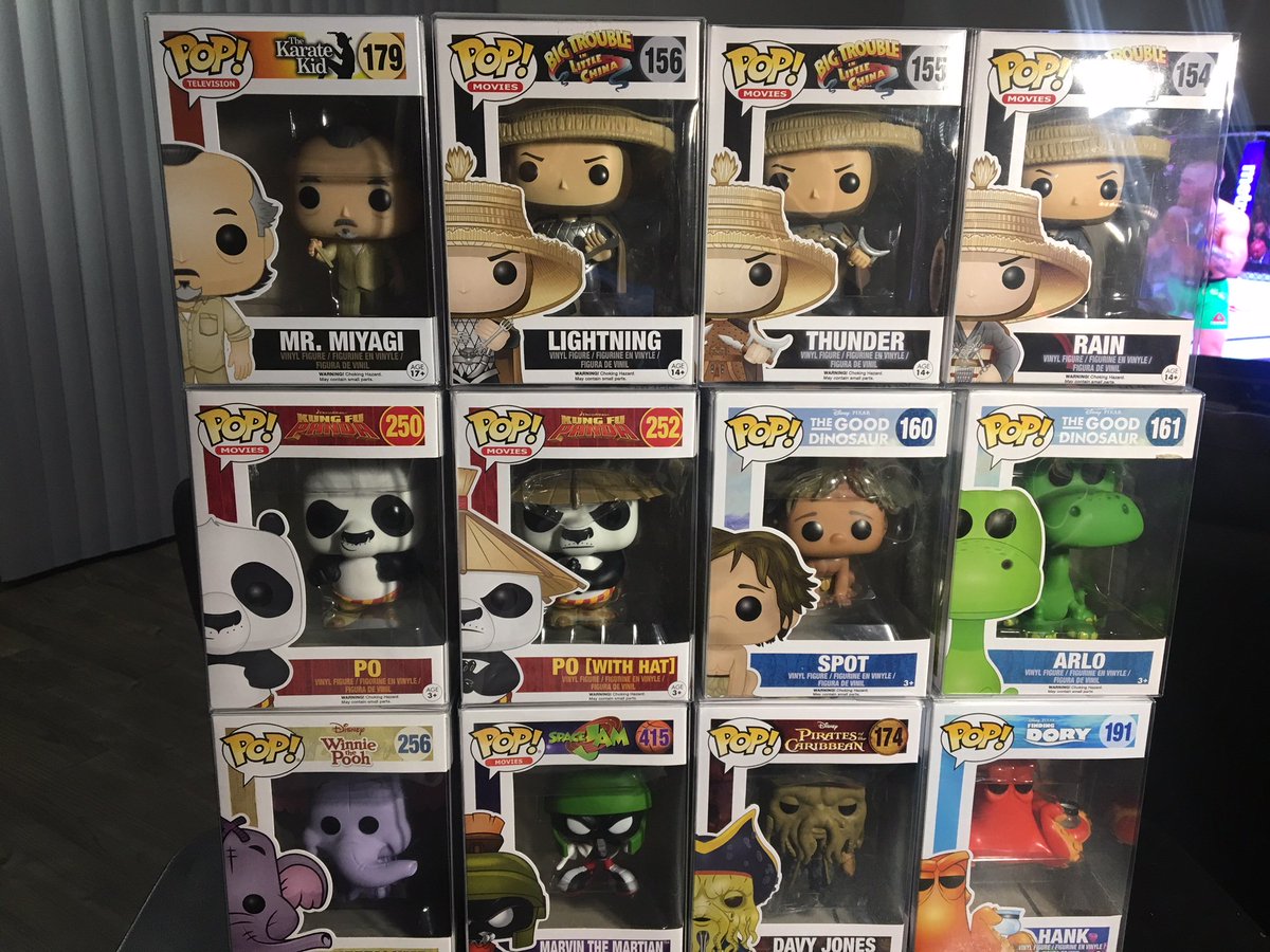 hbcollections19's tweet photo. MOVING SALE: Lets make a deal! Everything comes w extras.

-Rich "Ace" Franklin Signed Glove JSA Cert.
-Mike Garrett USC Signed Mini Helmet Tri-Star Cert.
-FUNKO POP LOT w/ cases. Take them all and re-sell.
-D'Angelo Russell Signed F/S Ball Steiner Cert. https://t.co/c6JSFXHjia
