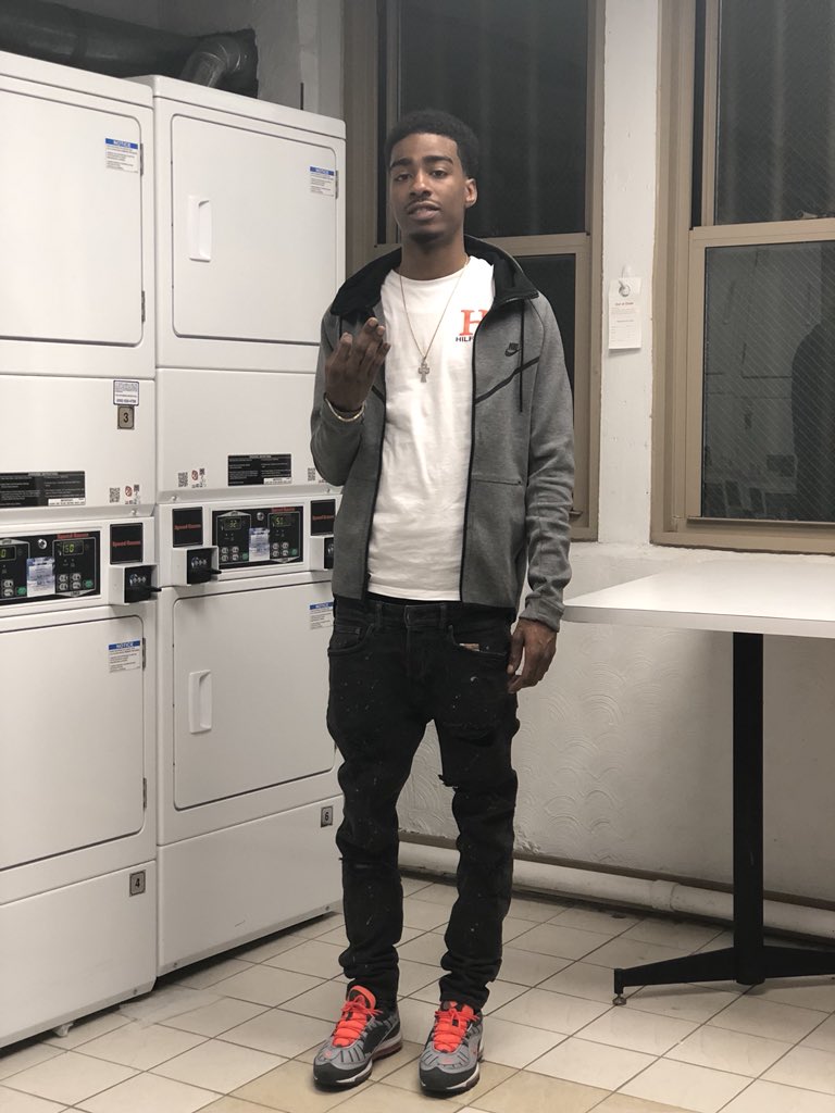 LilWizop_049's tweet photo. YFN 🖤 https://t.co/2GQcGfic6t