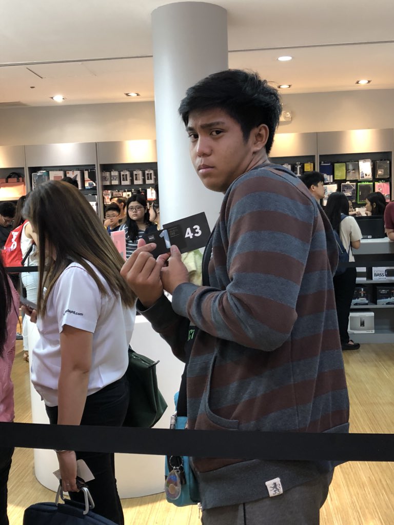 jrnicolas2's tweet photo. TOTOO NGA HAHAHAHAHA! 💕😂👌 with selpon pa mga kyah 😂😊 Dahil lang sa kakaretweet 😭😎 https://t.co/sJ8UqqkOzY