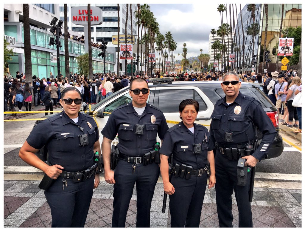 LAPDHollywood's tweet photo. Congrats to @NSYNC🎤on their brand new star on the #HollywoodWalkofFame today. With over 2,500 fans in attendance, thank you to our hard working @LAPDHollywood officers who kept the crowd/venue safe &amp; running smoothly.  

#trafficpros #itsgonnabemay https://t.co/IpI4EQgLrT