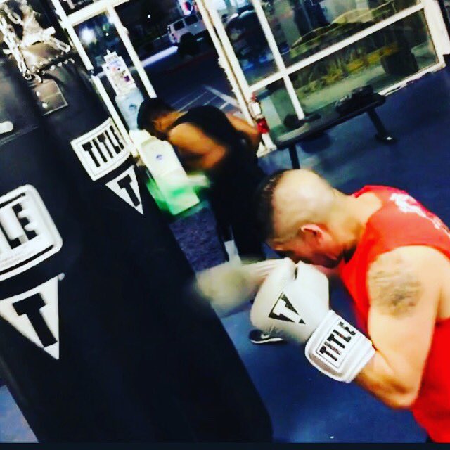 big_boxing's tweet photo. The OG’s close out the night... 👊🏻#bigcatboxing  #boxing #Exercise #FitFam #Fitness #GymTime #Health
#Training #Workout  #inspiring #motivation  #youcandoit #dreambig #titlecommunity https://t.co/CCmrptENkK