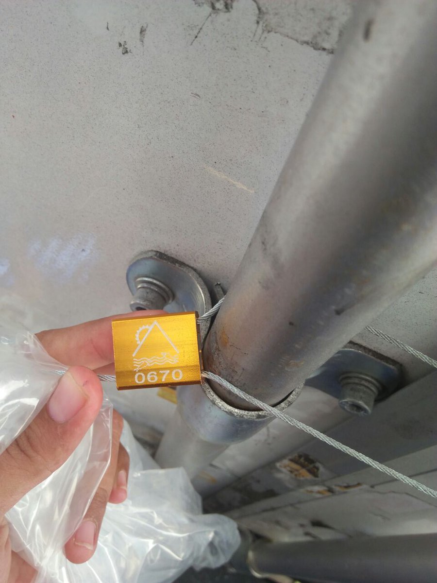 WilkerBenoa's tweet photo. 05/01 #OneHealthKIPM
Pengawasan Stuffing Domestik Keluar di Pelabuhan Benoa. PT. Bagan Sukses Mandiri Komoditi : Cakalang 1 Thermoking 🚛 Tujuan Pasuruan. (21500 kgm)
 by @bkipmdenpasar @wilkerbenoa @HumasBKIPM @rinajanwar2201 https://t.co/WZyLmTo5HV