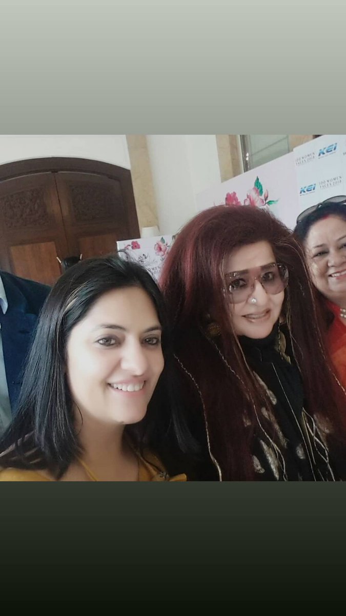 Meenumags's tweet photo. A wonderful lady.. inside out!! #humblesoul #shahnazhusain @shahnazhusain #kaunsiurge @WomenEnt https://t.co/7RFzSmexoo