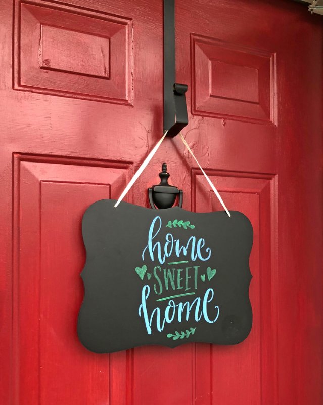 Easy DIY home sweet home chalkboard sign with a stencil from <a href="/StnclRev/">Stencil Revolution</a> #crafts sumo.ly/TveE