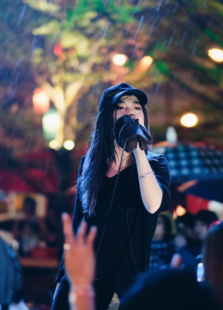 leenamfanclub's tweet photo. เก็บตกภาพความประทับใจ ความทุ่มเท ทั้งศิลปินและแฟนคลับ กับความมันส์! ที่บอกใครไม่ได้ ต้องมาสัมผัสด้วยตนเอง #Leenam #ท่าช้าง90 cr.adodao,benzoic,pl_ploy,canyonicaa1 
ปล.เหมือนว่าจะมีข่าวดีนะจ๊ะ ธ.ค รีเทิร์น https://t.co/n63UDsbm8b