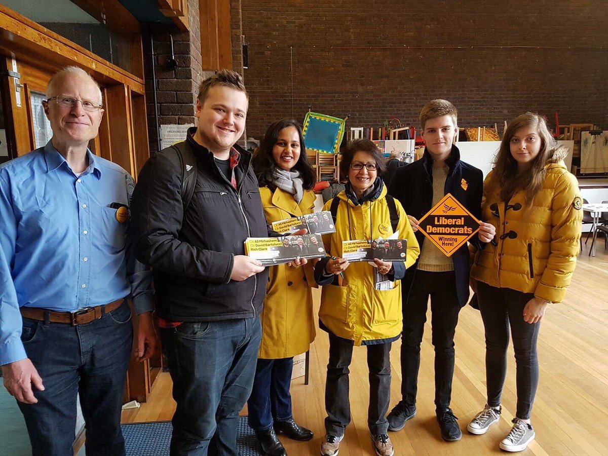 LDNYoungLiberal's tweet photo. Fantastic to see our young liberals campaigning in Sutton, fighting to keep it a borough we can all be proud of. There are only 2 days left! Please spare an hour or two to help your local candidates and see more Lib Dems on the Council come May 3rd. #SuttonLibDems #LiberalLondon https://t.co/a4VIEbU37j