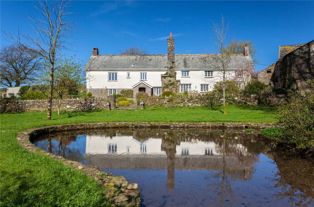 JSNorthDevon's tweet photo. #Devonproperty for sale #StokeRivers, Near #Barnstaple #Devon
A south facing, detached period #farmhouse with a range of stone barns, located near to #ExmoorNationalPark. Guide Price Of ยฃ795,000.
View: https://t.co/r5mKk9SQGK
#NorthDevon #JacksonStops #Rightmove https://t.co/DQl6WLadj8