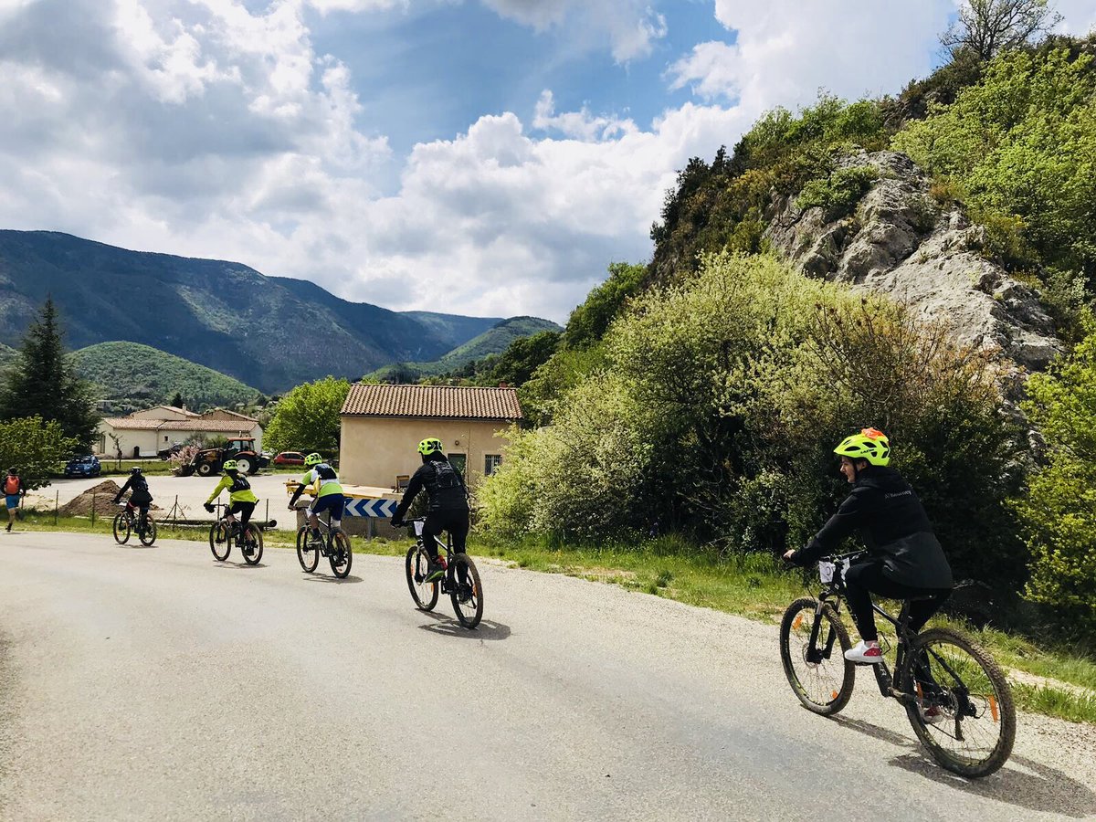Kearney France (@kearney_fr) on Twitter photo Marine, de notre Ă©quipe RH, a rejoint hier notre #ATKTeam2018 au #raidcs pour une journĂ©e de rencontres, dâefforts et dâechanges avec toutes les Ă©quipes du <a href="/Raid_CS/">Raid CentraleSupelec</a>. Que du plaisir ! (Et un peu de sport...) Marine, de notre Ă©quipe RH, a rejoint hier notre #ATKTeam2018 au #raidcs pour une journĂ©e de rencontres, dâefforts et dâechanges avec toutes les Ă©quipes du <a href="/Raid_CS/">Raid CentraleSupelec</a>. Que du plaisir ! (Et un peu de sport...)