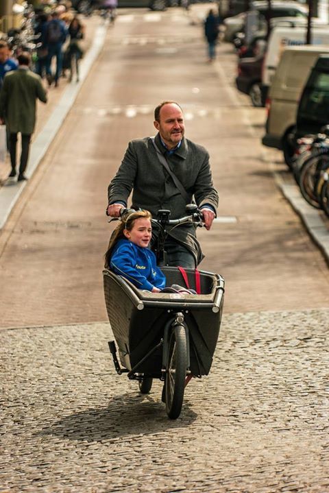 adamfietschic's tweet photo. Daddy and daughter bicycle bonding time. <3 #AmsterdamFietsChic #FietsChic #LovesBikes #CycleChic #amsterdam #adam #fiets #chic #bicycle #citycycling #bikefashion #pedal #photo #photooftheday https://t.co/3a0sgJwl5h