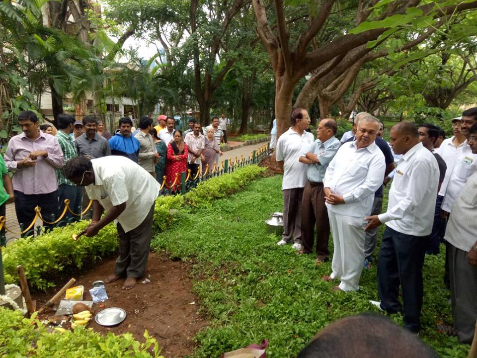 avsgowndar's tweet photo. Fixing physical Exercise equipment for juniors and seniors and quality garden establishment!!
MAJOR DEVELOPMENTS!!
"We are for your", "Kindly support with your valuable #Vote
#RAMALINGAREDDY for #BTM LAYOUT" (B.B.M.P(SOUTH)
#Congress #MChandrappa #Kormangala #Karnataka #Elections https://t.co/fyR4KsxAqY