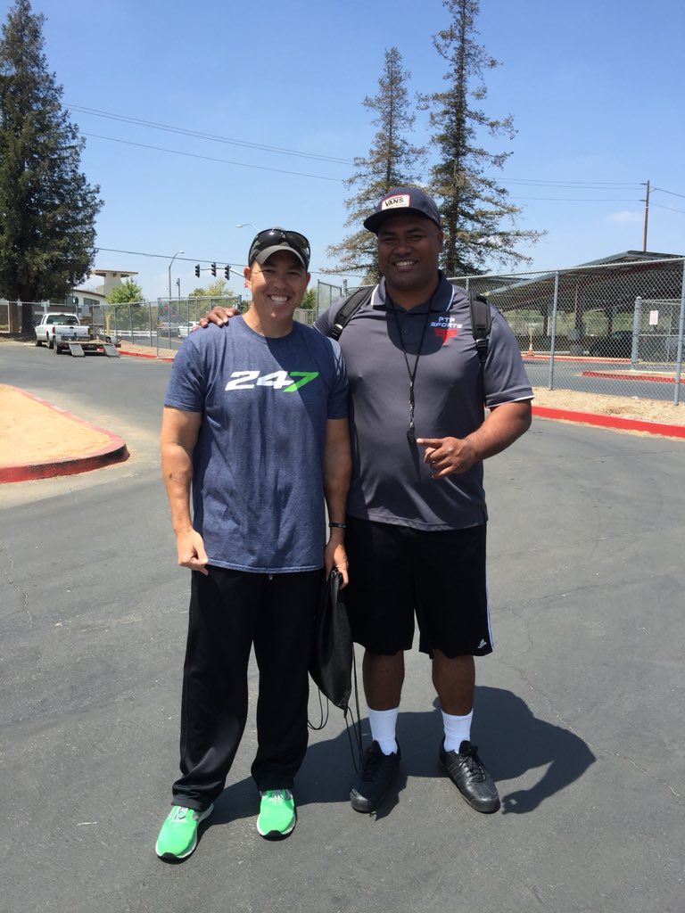 ktturnbull2's tweet photo. Shout Out to @GregBiggins! Thanks for stopping in to PTP! @moana24t @nokeakua @PTPolynesian #allpositionstraining #comeandgetthiswork #everysaturday #ptpsports https://t.co/j6xTpWujKU