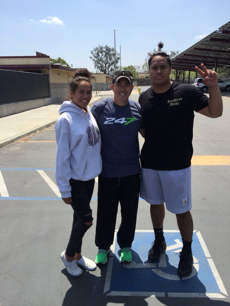 ktturnbull2's tweet photo. Shout Out to @GregBiggins! Thanks for stopping in to PTP! @moana24t @nokeakua @PTPolynesian #allpositionstraining #comeandgetthiswork #everysaturday #ptpsports https://t.co/j6xTpWujKU