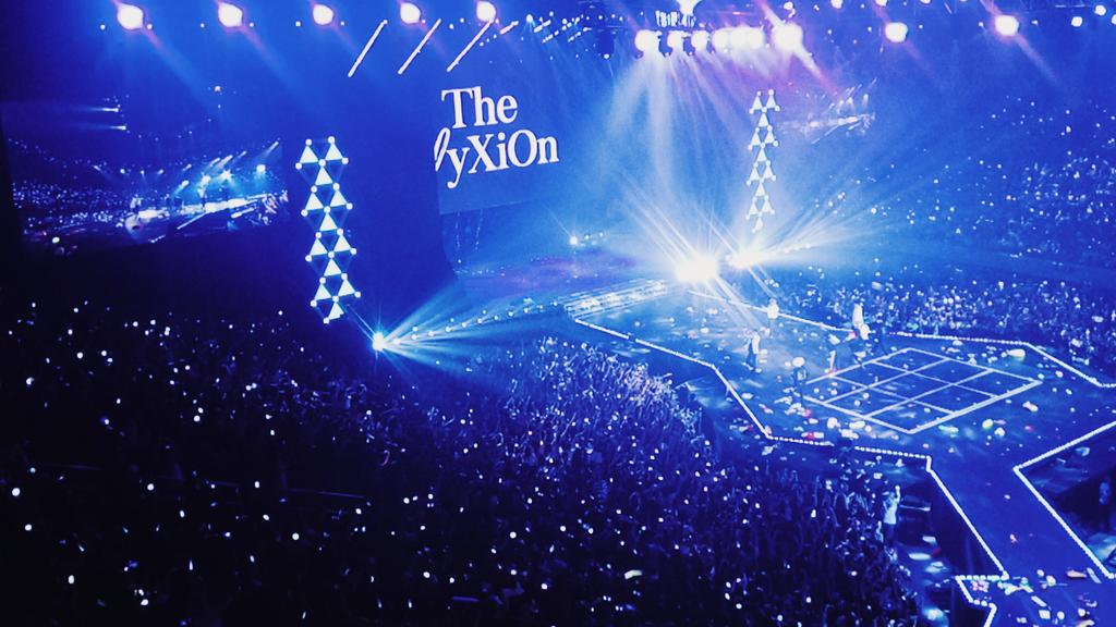 heyitskeltzy's tweet photo. #ElyXiOnInManila #WeAreOne #SilverOcean #EXO ❤️💕💞💙💛💚✨🤩😍🕺✌️ https://t.co/zR55vc6x5J