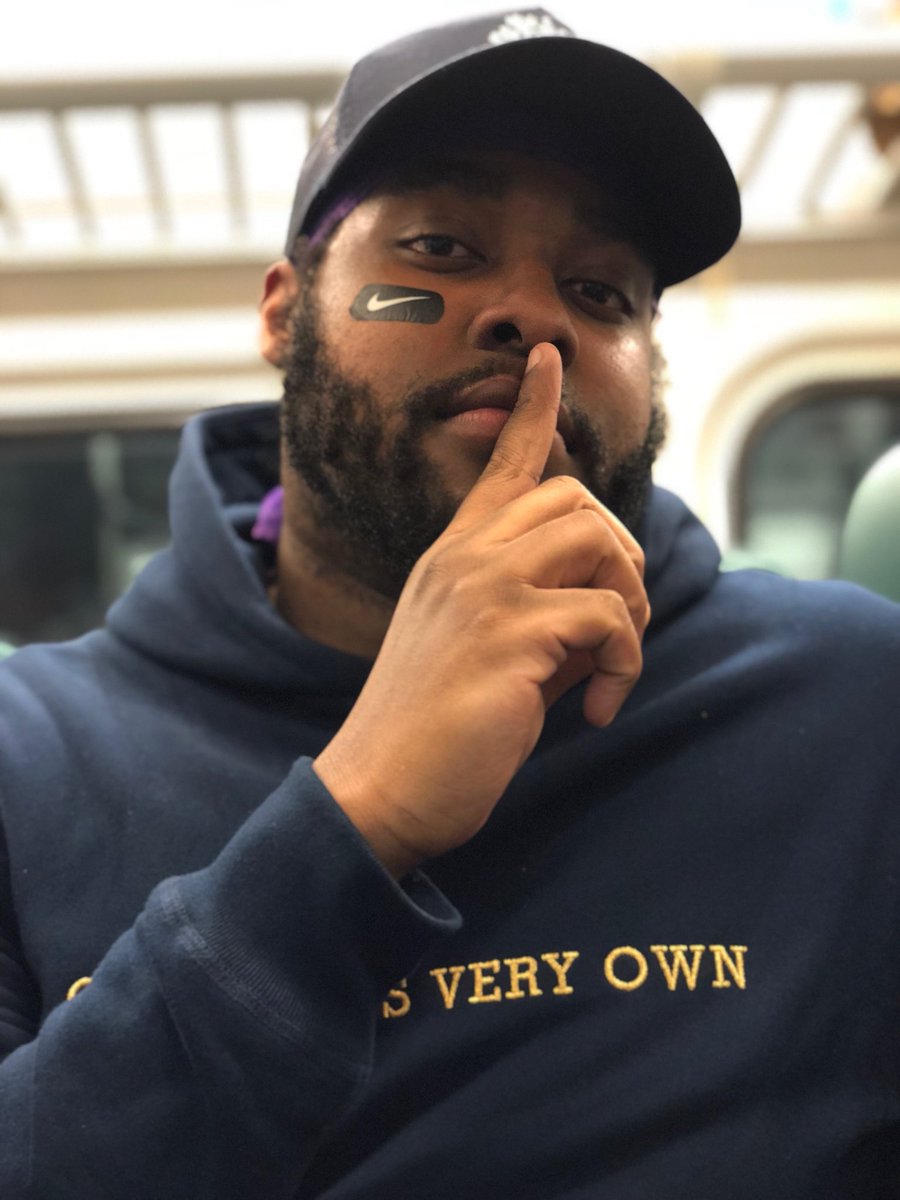 Waveykidbrims's tweet photo. #SayLessTour #SayLess Show was fucking amazing and @RoyWoods shouted me out cuz of my hat appreciate you bro !! #GoatOnTheRise 🐐 https://t.co/X2gY7rywPW