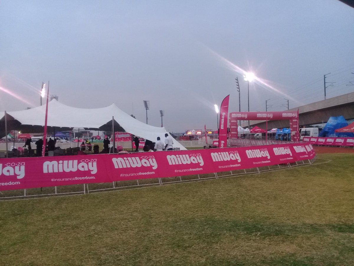 MalathonBeep's tweet image. Beautiful Set up by MiWay @TheWallyHayward.@ComradesRace tanx for being here today.Well done Guys 👏.#Insurancefreedom.#Asijiki.#WorkersDay2018.#MyFitLife.#TuksofNiks