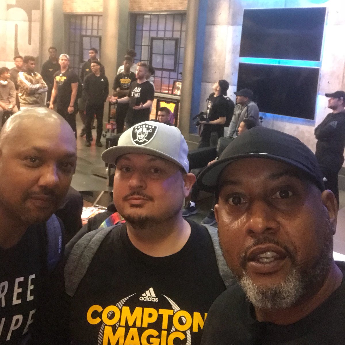 rj_arvizu's tweet photo. We just gonna keep moving forward. #MagicMindset ✨✨ https://t.co/mFM0tD6PgU