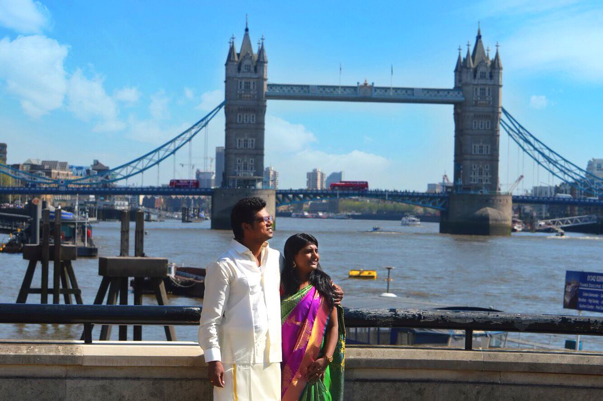 Manoj_Devadas's tweet photo. #london #londonbridge #wife #love #traditionaldress #indian #travel #europe #uk #londontowerbridge https://t.co/gcyB7YenlR