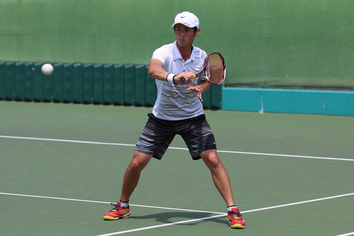 O Xrhsths ミズノソフトテニス Sto Twitter ナショナルチーム合宿 4日目 他の競技でも人気の 杢柄 の ゲームシャツ でプレーする 九島一馬 選手です ミズノソフトテニス 靱テニスセンター