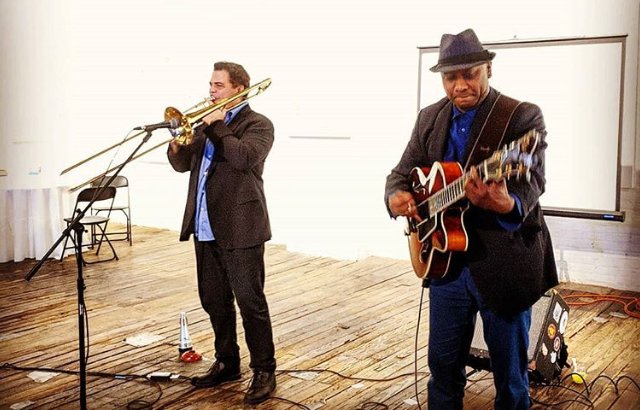 Such an amazing photo of Ron Jackson!!!! Ron is such an amazing jazz musician and you should definitely go check him out on Spotify and Instagram! He also loves his Moody straps just as much as we do!!!!! Keep it Rockin’! #ronjackson #jazz #jazzmusic #jazzmaster #music