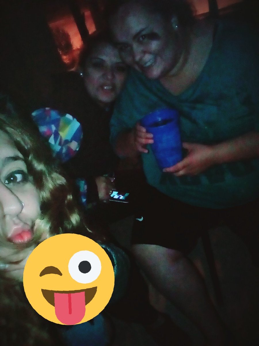 anitoh5's tweet photo. Con ellas sonreír es mucho más fácil 💖
#LasExtraño 
#Luu #Liiz #Yos #Me https://t.co/nI4MF4gvjC